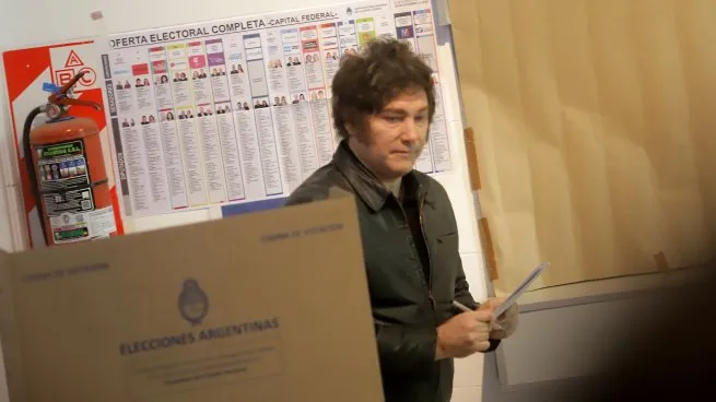 javier-milei-voto-elecciones-legislativas-2025