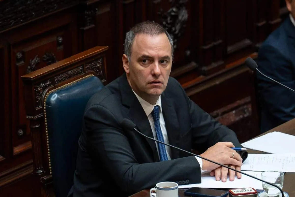 Manuel-Adorni-4