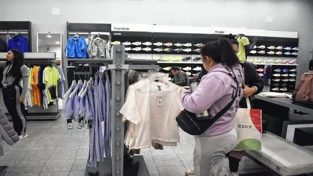 venta-comercio-consumo-compra-venta-indumentariajpg