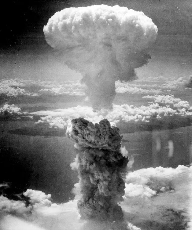 nagasakibomb.jpg__1536x1536_q85_subsampling-2